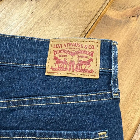 Levi's Dark Blue Women's Skinny Jeans 28x28 - Picture 3 of 4
